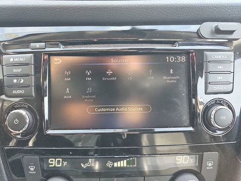 Used 2018 Nissan Rogue SL w/ Premium Package image 24