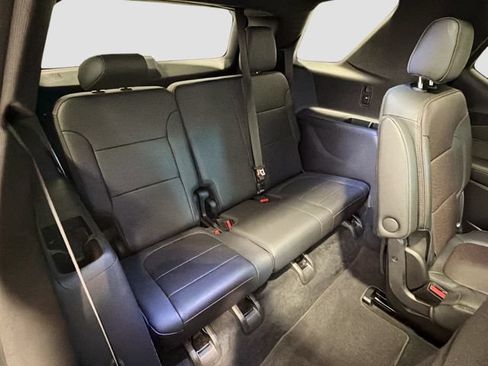 Used 2022 Chevrolet Traverse High Country AWD/4WD image 25