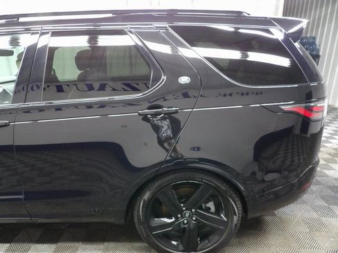 Used 2024 Land Rover Discovery Dynamic SE AWD/4WD image 34