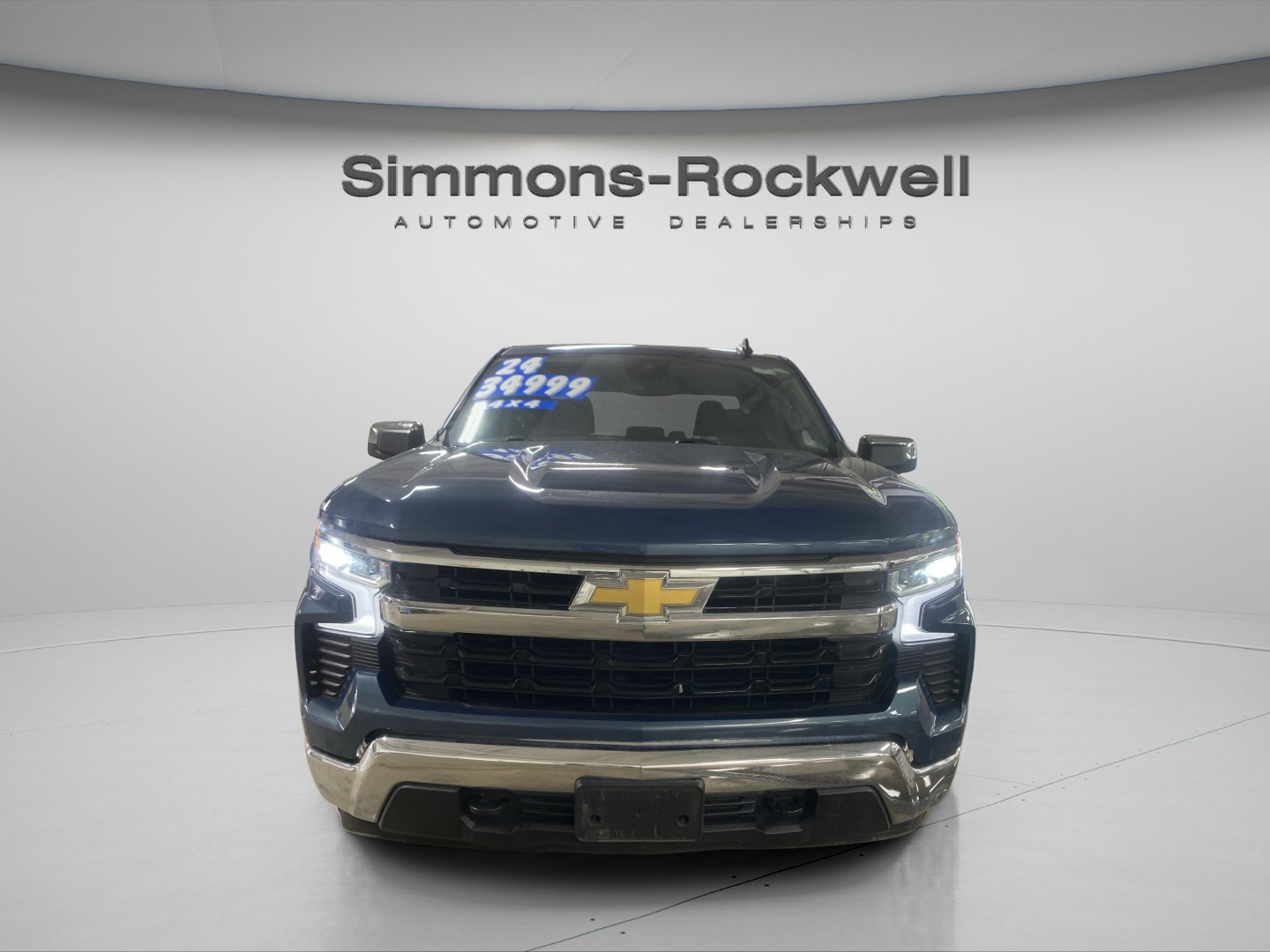 Used 2024 Chevrolet Silverado 1500 LT AWD/4WD image 8