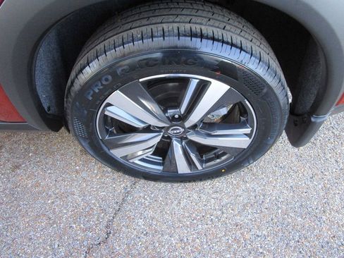 Used 2023 Nissan Rogue SL w/ SL Premium Package FWD image 16