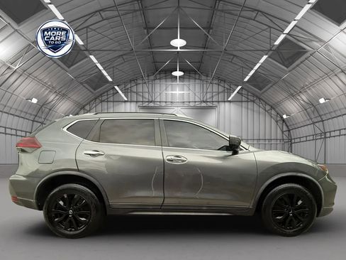 Used 2018 Nissan Rogue SV w/ Premium Package AWD/4WD image 4