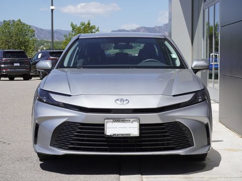 Used 2025 Toyota Camry LE FWD image 5