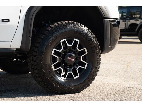 New 2026 GMC Sierra 2500 AT4X w/ LPO, Black Badging Package AWD/4WD image 10