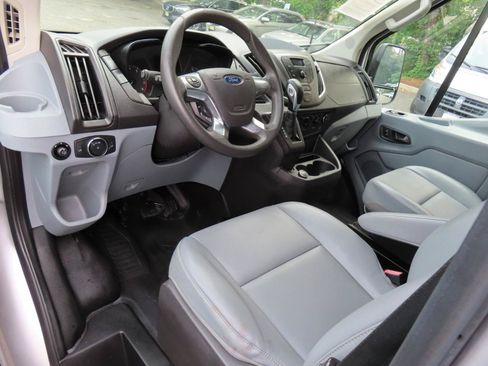 Used 2018 Ford Transit 150 130 Medium Roof RWD image 9