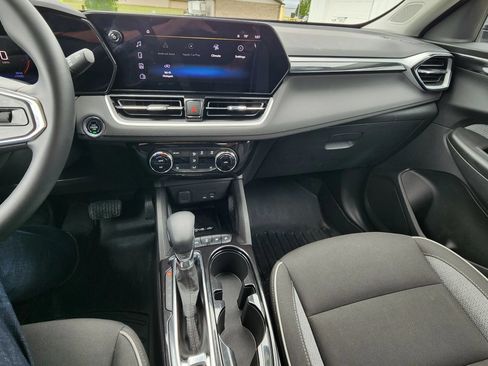 Used 2024 Chevrolet TrailBlazer LT w/ Convenience Package FWD image 24