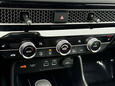 Used 2023 Honda Civic Touring image 20