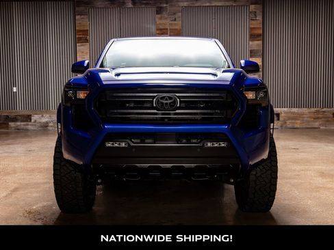 Used 2025 Toyota Tacoma SR5 image 4