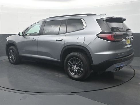 Used 2025 GMC Acadia Elevation image 5