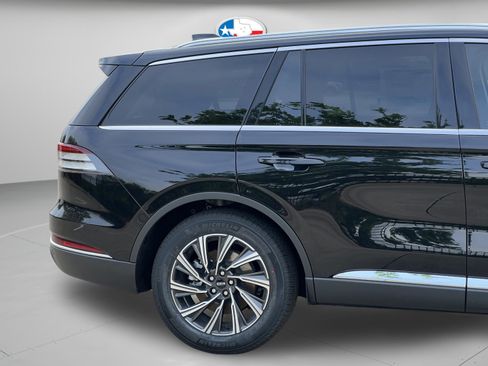 New 2026 Lincoln Aviator 2WD image 32