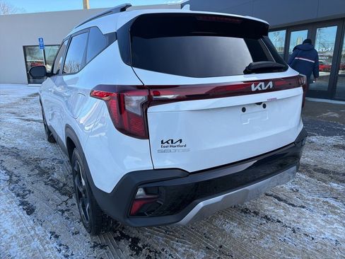 Certified 2025 Kia Seltos S image 9