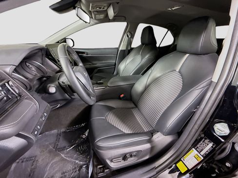 Used 2021 Toyota Camry SE image 21