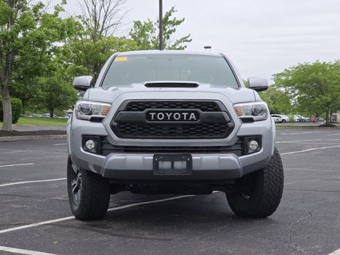 Used 2017 Toyota Tacoma TRD Sport AWD/4WD image 18