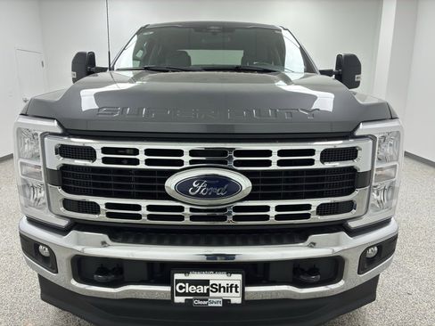Used 2024 Ford F250 XLT image 3