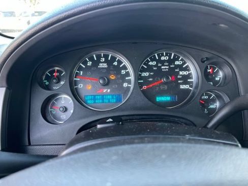 Used 2011 Chevrolet Avalanche LT AWD/4WD image 19