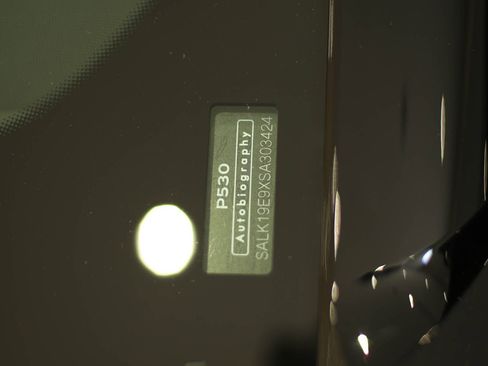 Used 2025 Land Rover Range Rover Autobiography image 40