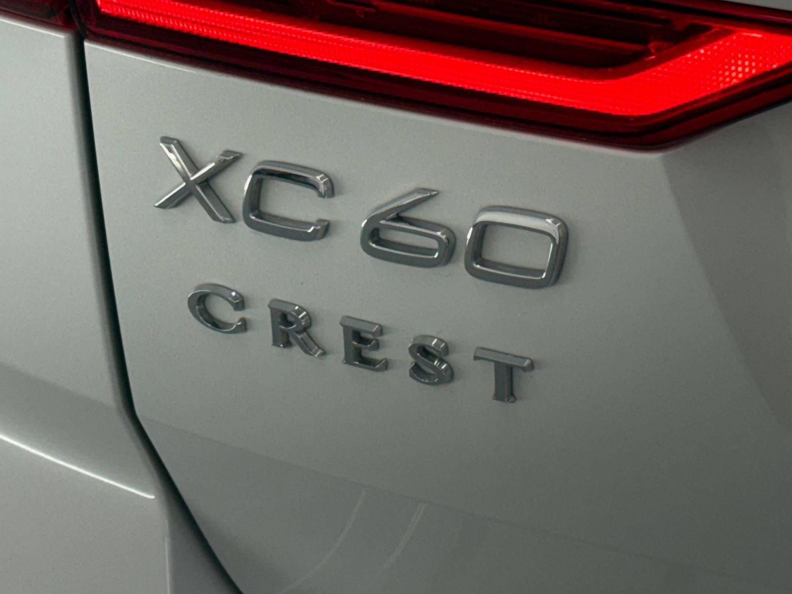 Used 2022 Volvo XC60 B5 Momentum FWD image 26