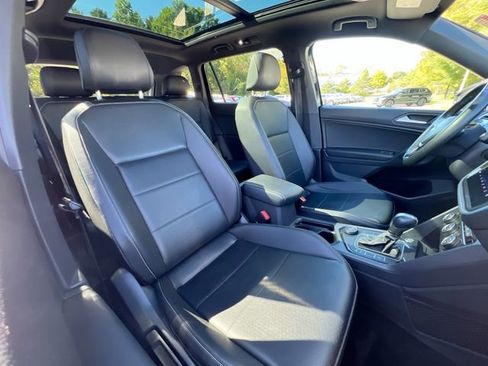 Certified 2021 Volkswagen Tiguan SE R-Line image 24