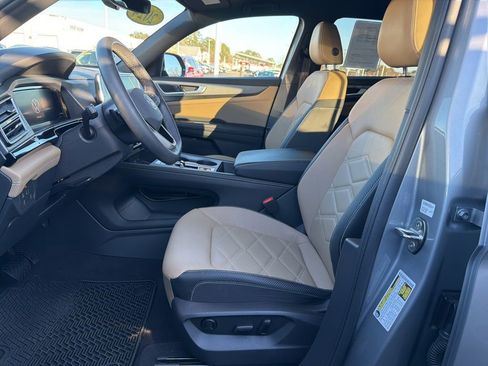 Used 2024 Volkswagen Atlas Cross Sport SE image 11