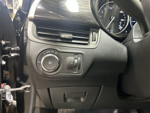 Used 2019 Buick Envision Premium w/ LPO, Active Package AWD/4WD image 19