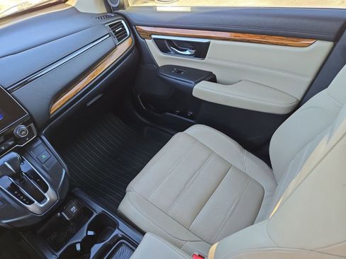 Used 2018 Honda CR-V Touring image 18
