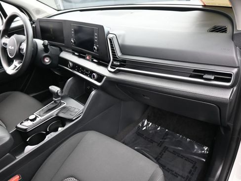 Used 2025 Kia Sportage LX FWD image 39