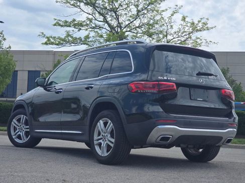 Certified 2023 Mercedes-Benz GLB 250 4MATIC w/ Premium Package image 16