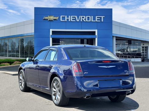 Used 2014 Chrysler 300 S AWD/4WD image 3