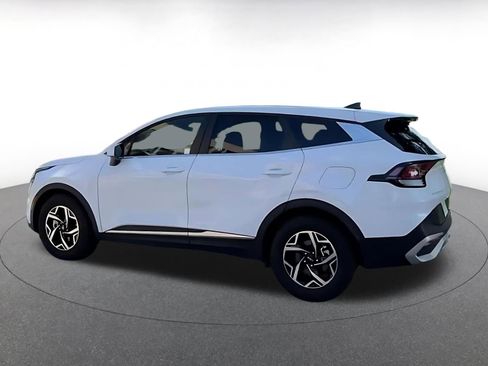 Used 2025 Kia Sportage LX FWD image 10