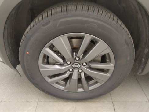 Used 2023 Nissan Pathfinder SV AWD/4WD image 31