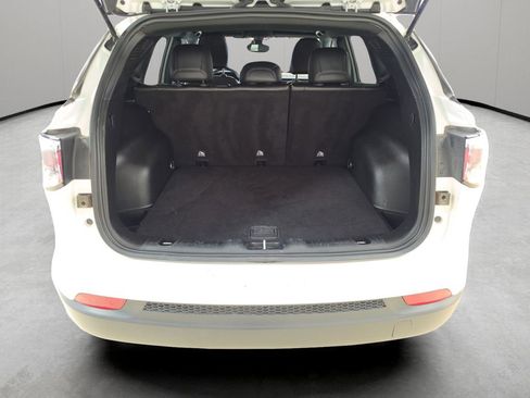 Used 2024 Jeep Compass Latitude image 12