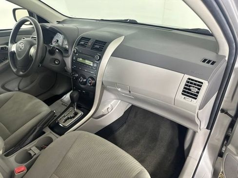 Used 2010 Toyota Corolla LE FWD image 28