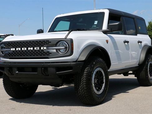 New 2025 Ford Bronco Badlands w/ Sasquatch Package image 1