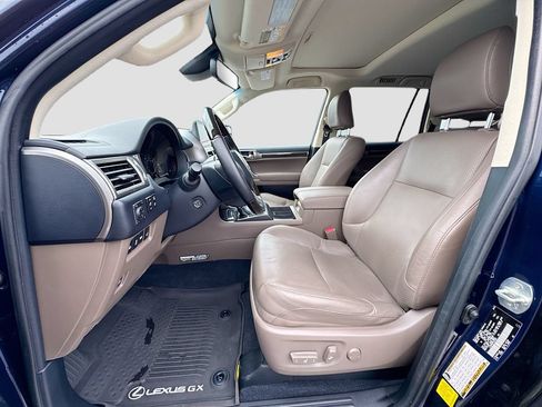 Used 2023 Lexus GX 460 Luxury w/ Accessory Package AWD/4WD image 24