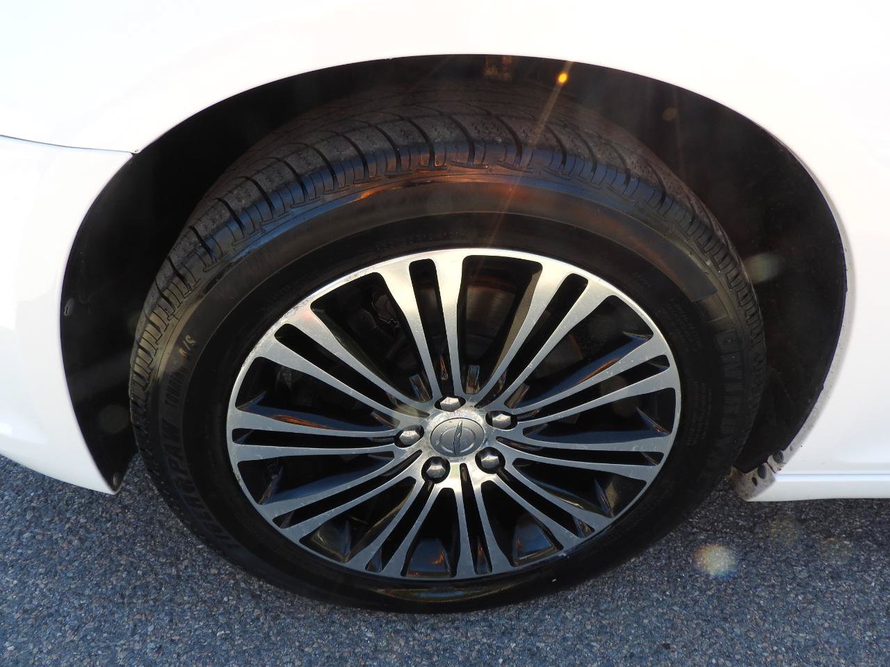 Used 2012 Chrysler 300 S AWD/4WD image 19