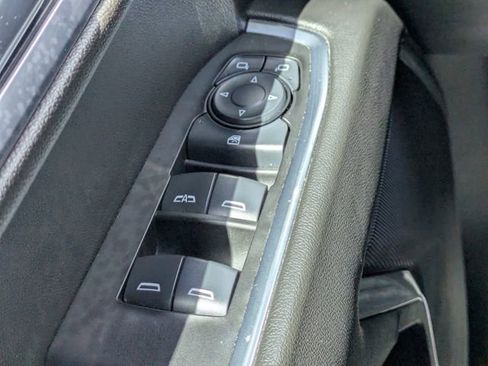 Used 2025 Chevrolet Silverado 1500 LT image 27