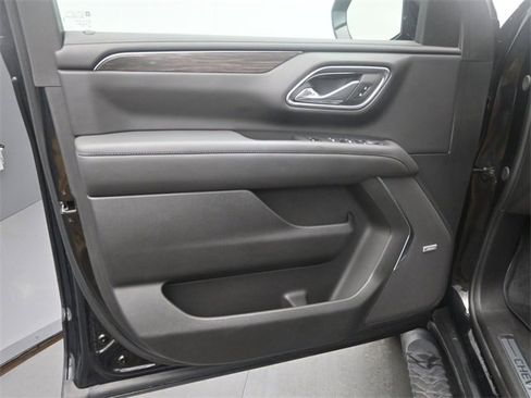 Used 2024 Chevrolet Tahoe Z71 w/ Luxury Package image 12