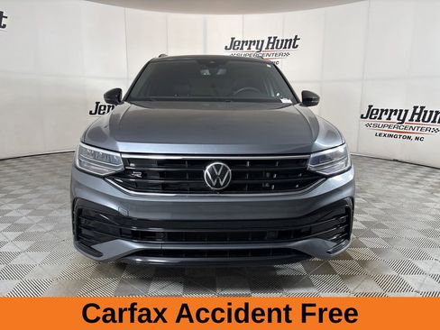 Used 2023 Volkswagen Tiguan SE R-Line FWD image 3