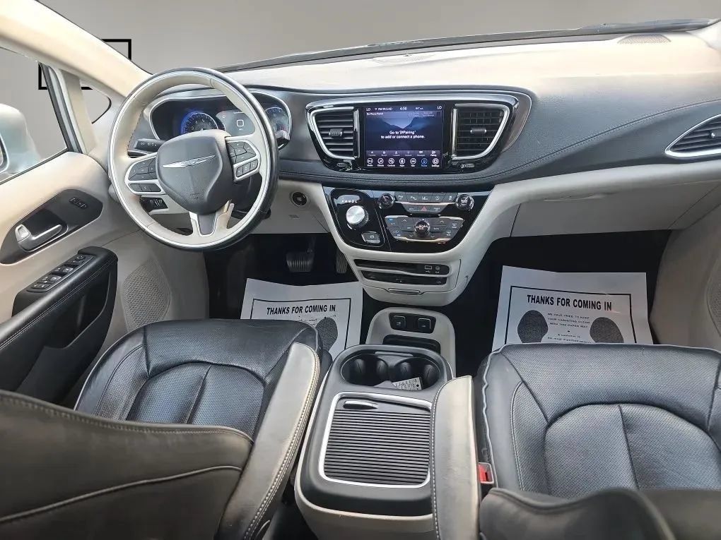 Used 2019 Chrysler Pacifica Limited w/ Advanced Safetytec Group FWD image 14