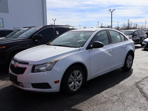 Used 2014 Chevrolet Cruze LS image 7