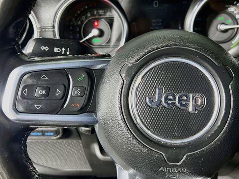 Used 2023 Jeep Wrangler Unlimited Sahara w/ Cold Weather Group AWD/4WD image 18