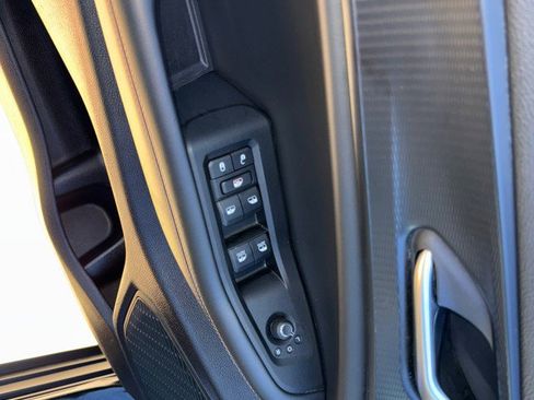 Used 2024 Jeep Grand Cherokee L Laredo image 15