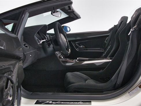 Used 2012 Lamborghini Gallardo LP 570-4 Performante AWD/4WD image 15