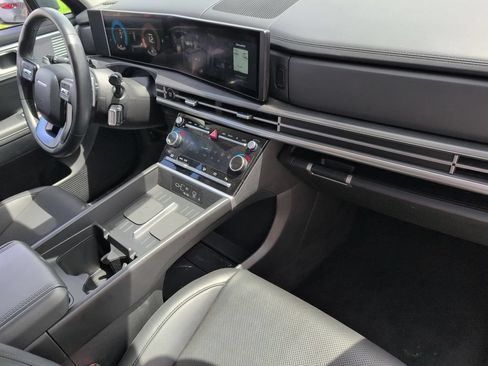 Used 2025 Hyundai Santa Fe SEL FWD image 32