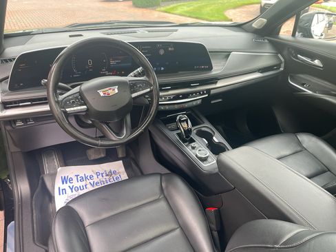 Used 2024 Cadillac XT4 Premium Luxury AWD/4WD image 30