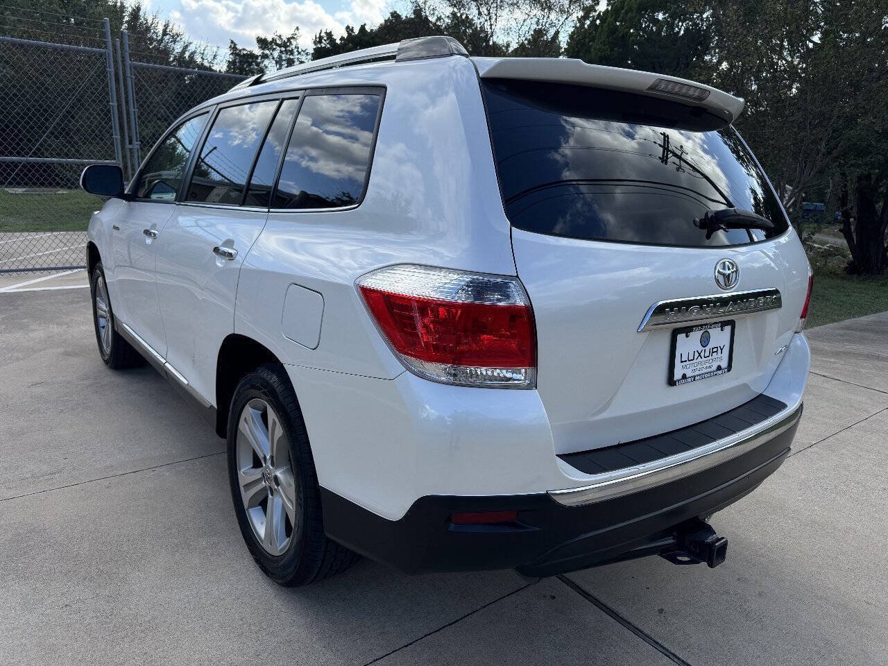 Used 2013 Toyota Highlander Limited AWD/4WD image 10