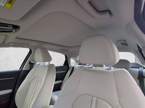 Certified 2023 Hyundai Sonata SEL w/ Convenience Package FWD image 16