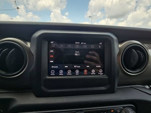Used 2018 Jeep Wrangler Unlimited Sport S AWD/4WD image 38
