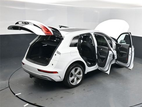 Used 2021 Audi Q5 Premium Plus w/ Premium Plus Package image 18