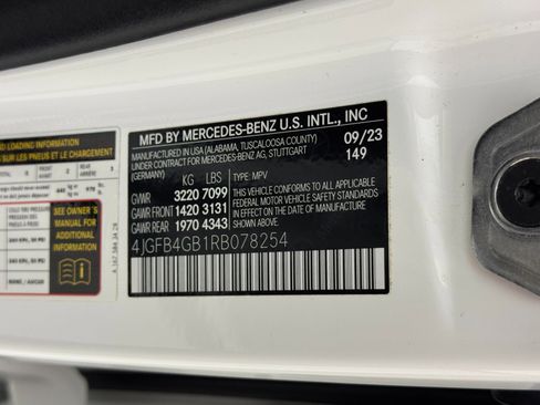 Used 2024 Mercedes-Benz GLE 450e 4MATIC w/ AMG Line Exterior image 54